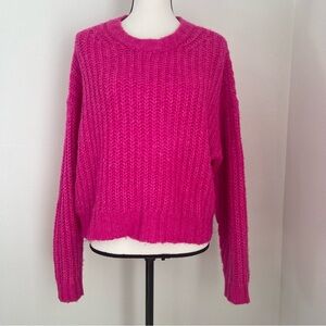 Pink American Eagle Chunky Croped Crewneck Sweater. Size M.